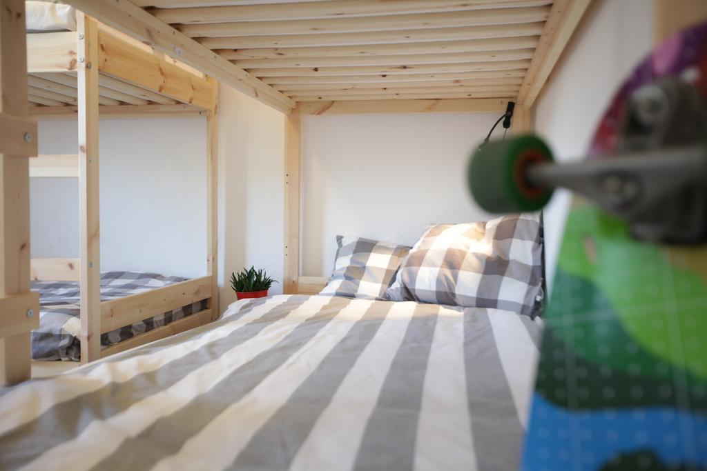 Moka Surfhouse Vandrerhjem Ericeira Rom bilde