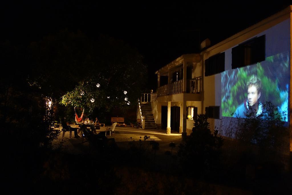 Moka Surfhouse Vandrerhjem Ericeira Eksteriør bilde