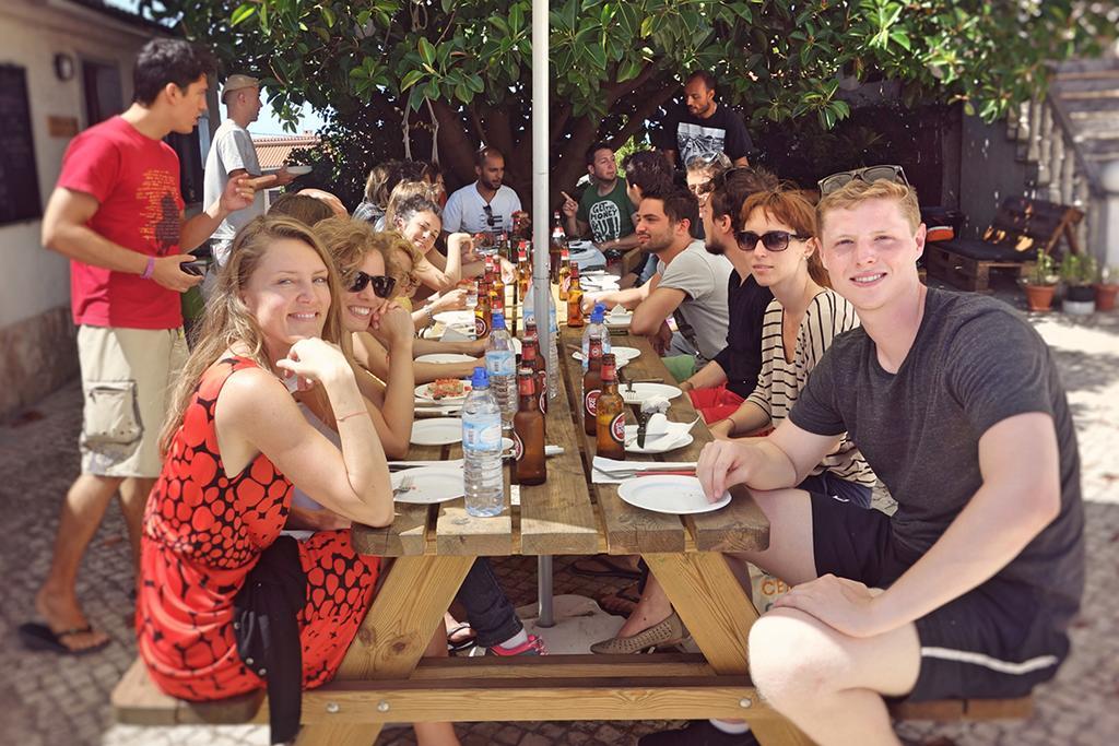 Moka Surfhouse Vandrerhjem Ericeira Eksteriør bilde